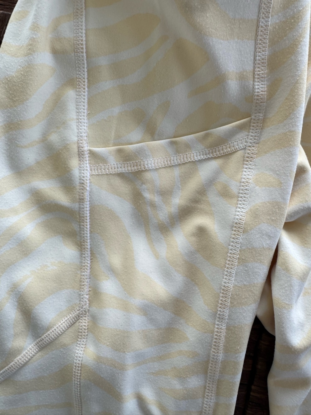 Fabletics Light Cream & Yellow Subtle Tonal Pattern Leggings - Picture 5 of 11